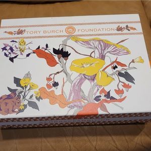 Tory Burch box